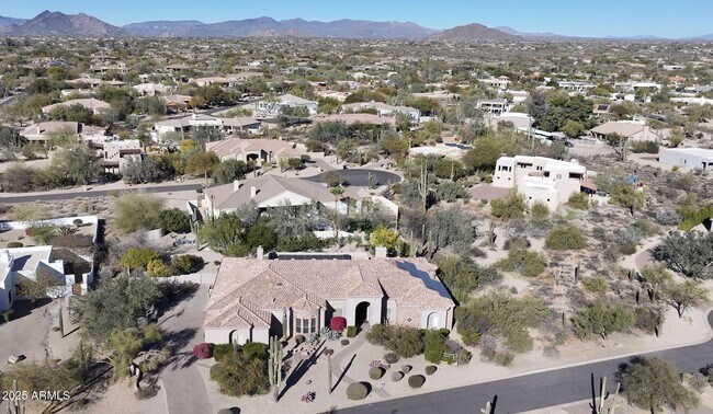 Building Photo - 6938 E Lomas Verdes Dr