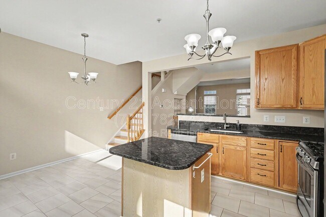 Building Photo - 968 Harrison Cir