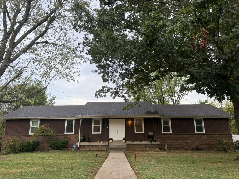 Primary Photo - 214 Rosehill Dr
