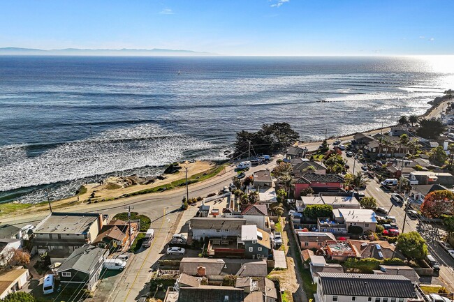 Building Photo - Stunning Home | Coastal Living | Ocean Views