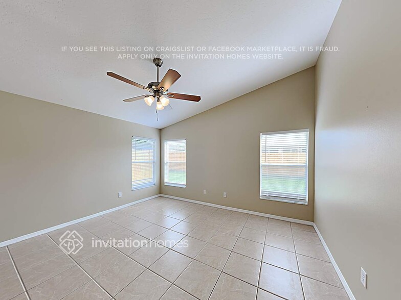 Building Photo - 1901 Fabien Cir