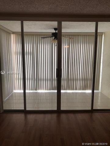 Building Photo - 1911 Sabal Palm Dr