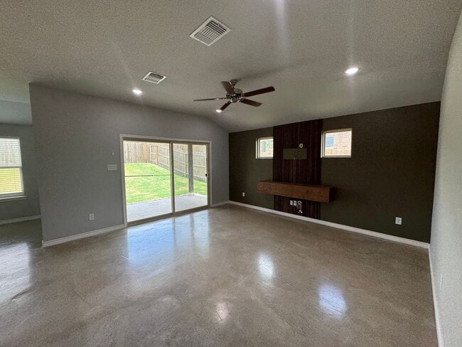 Building Photo - 1459 Dryden Ave
