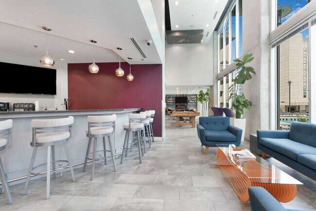 Building Photo - Fully Furnished SoBro Condo At Encore