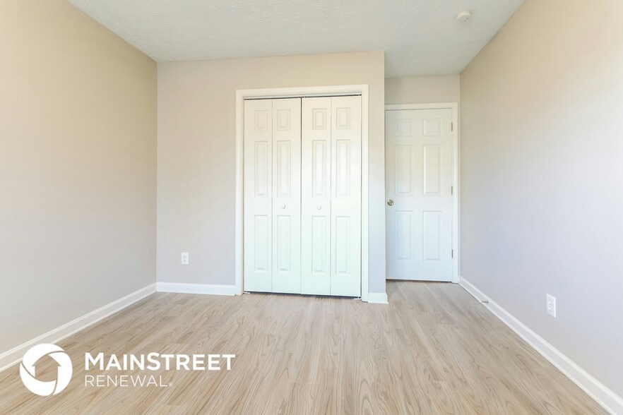 Building Photo - 852 New England Ct