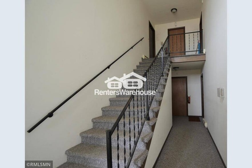 Building Photo - 29 2nd St