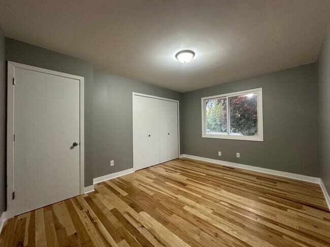 Building Photo - Gorgeous Single Family Home in Brooklyn Park!