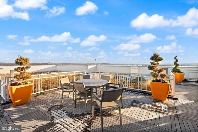 Building Photo - 925 N Fairfax St