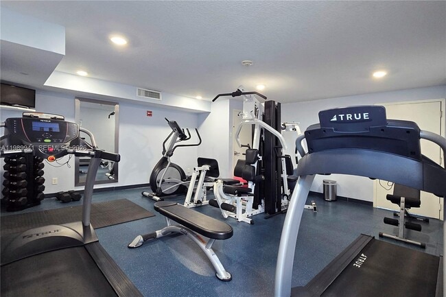 Building Photo - 7600 Collins Ave