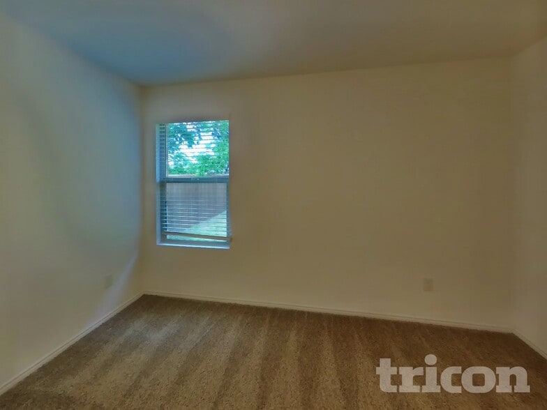 Building Photo - 1516 Clairborne Ct