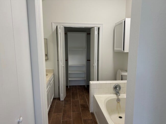 Building Photo - 138 Coffee Ln