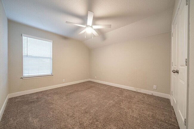 Building Photo - 830 Rench