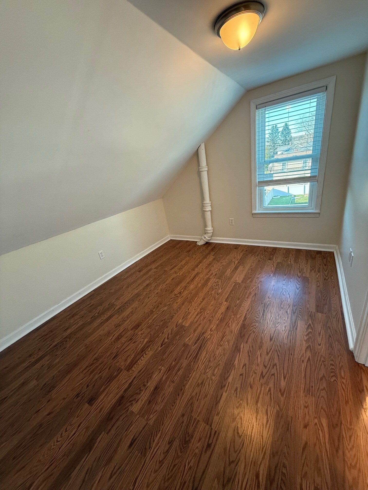 Building Photo - 95 Lake St