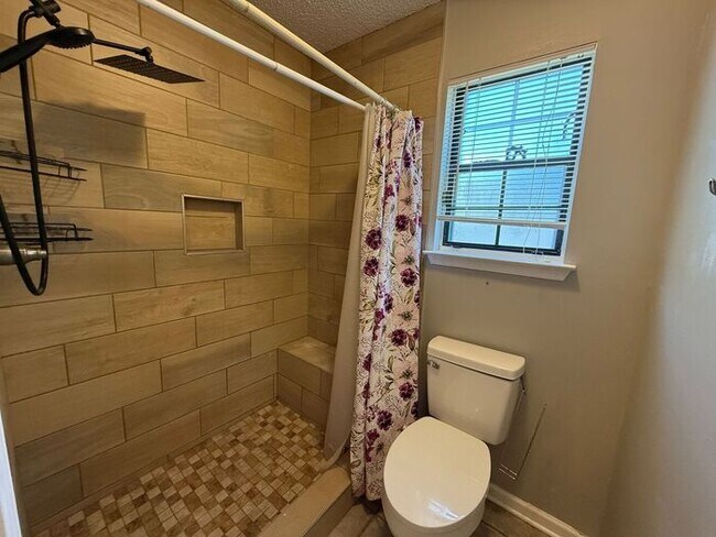 Building Photo - Pensacola - South Gulf Manor - 3 bedroom, 2 bathroom w/ pool