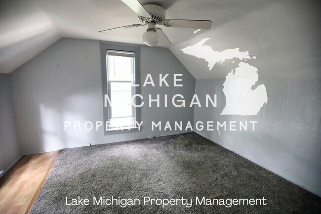 Building Photo - 744 Lake Michigan Dr NW