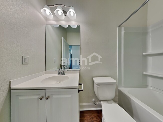 Building Photo - 2134 Saffron Walden Dr