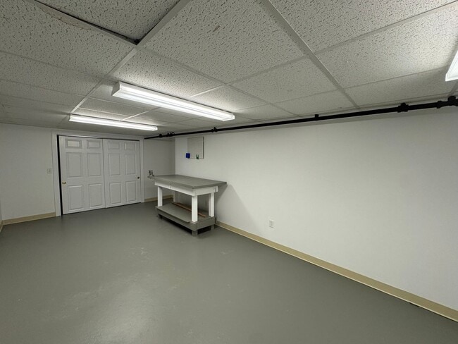 Building Photo - Pet-Ok | Charming Single-Family Ranch in Carlisle, MA | Avail 5/1