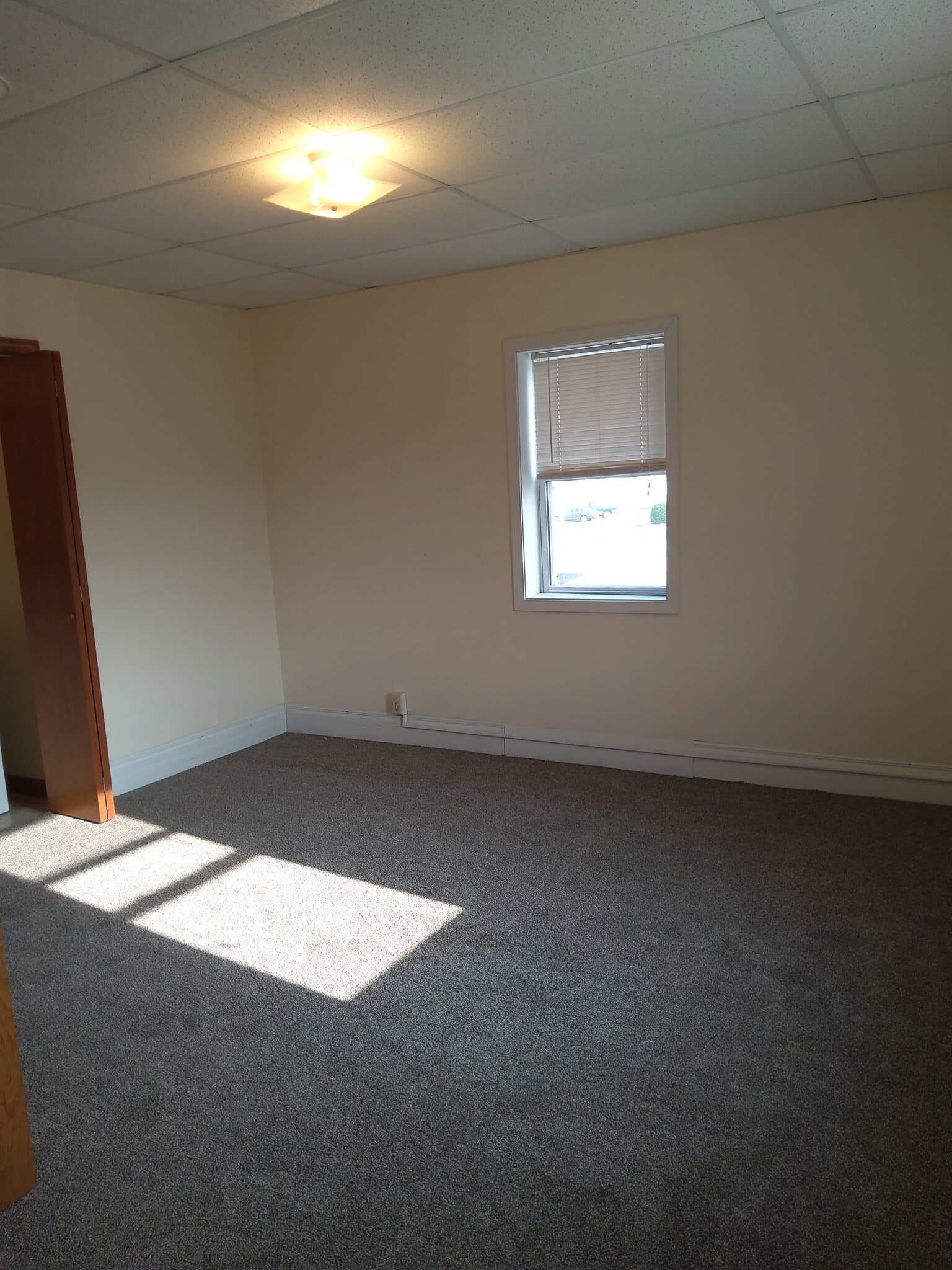 Front Bedroom - 502 N Franklin St