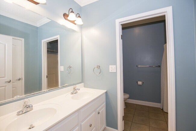 Building Photo - "Charming 3-Bedroom Home with 2 Full Bathrooms in Vass, NC - Spacious and Comfortable Country Liv...