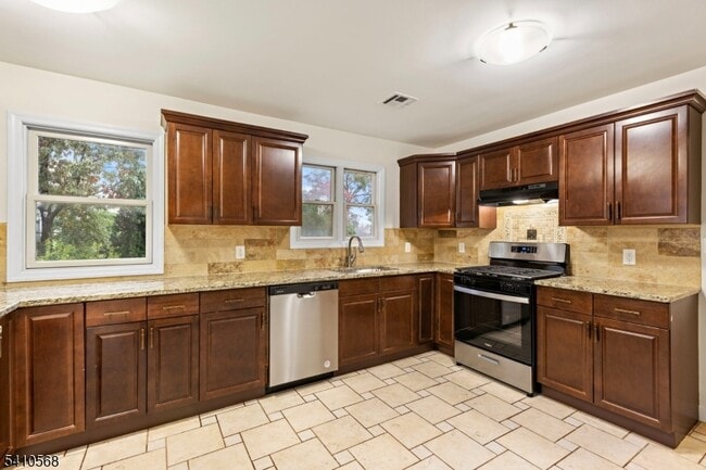 Building Photo - 133 Cleveland Ave