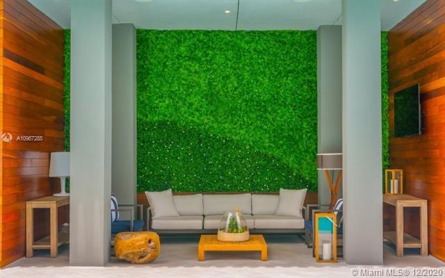 Building Photo - 2831 S Bayshore Dr