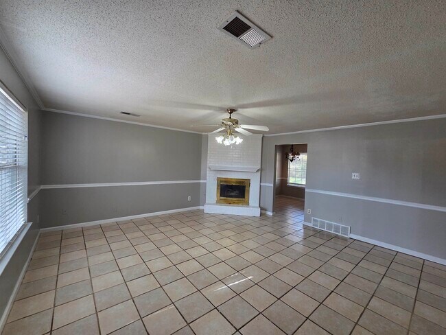 Building Photo - 7780 Mesa Dr