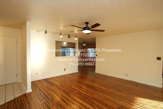 Building Photo - Newly renovated 3 bedroom / 2 bathroom hou...