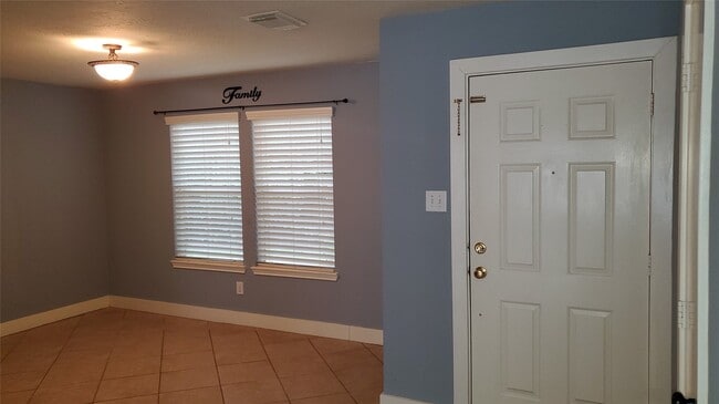 Building Photo - 6207 Spruce Bough Ct