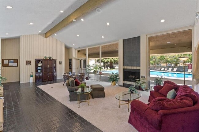 Building Photo - 1225 Picasso Dr