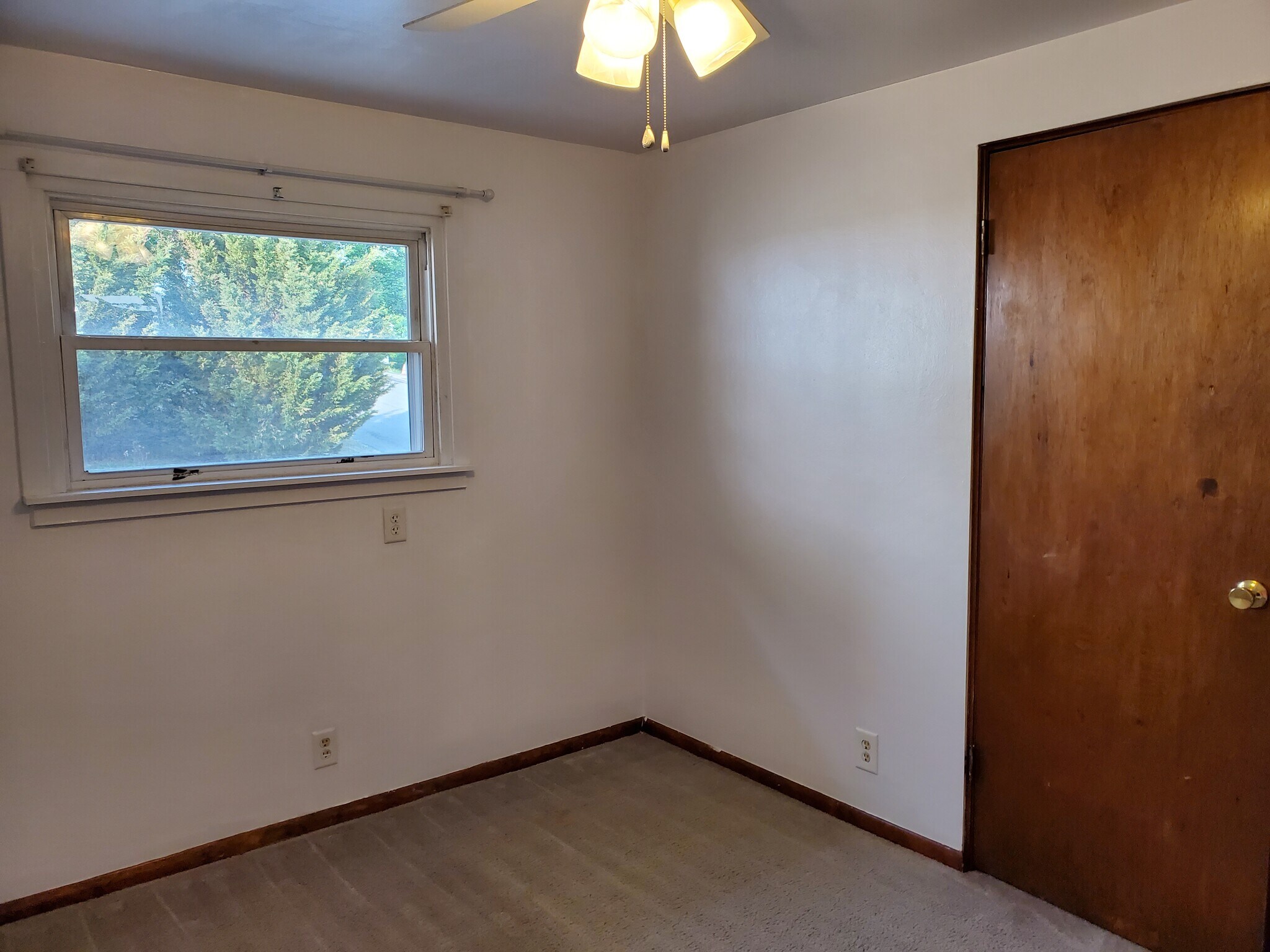 Building Photo - 163 Miron Ave