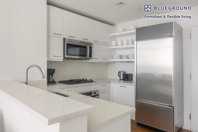 Building Photo - 635 W 42nd St