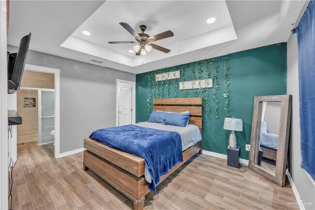 Building Photo - 16 Tree Top Ct