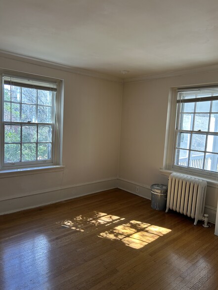 Bedroom - 139 Rutgers Ave