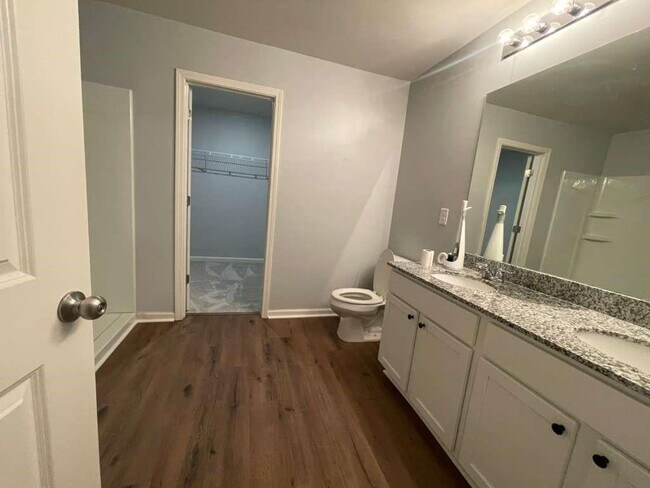 Building Photo - 38 Oxford Ln