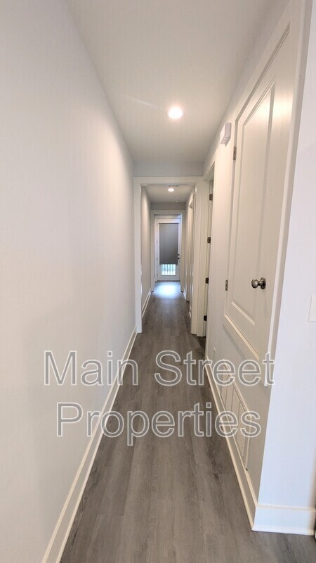 Building Photo - 379 S Clubbs St