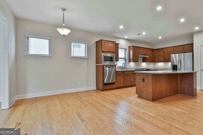 Building Photo - 330 Elkins Pl