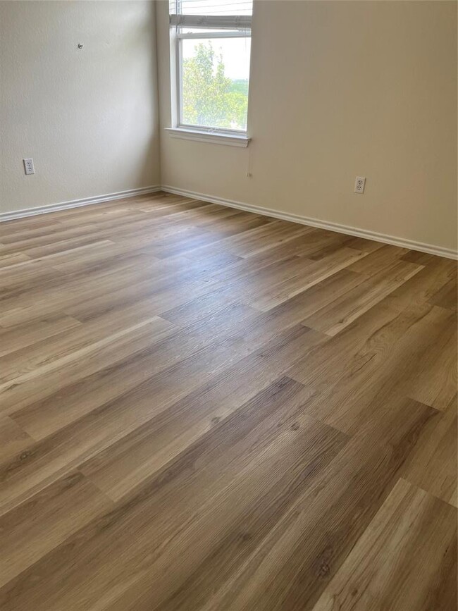 Building Photo - 173 Buttercup Way