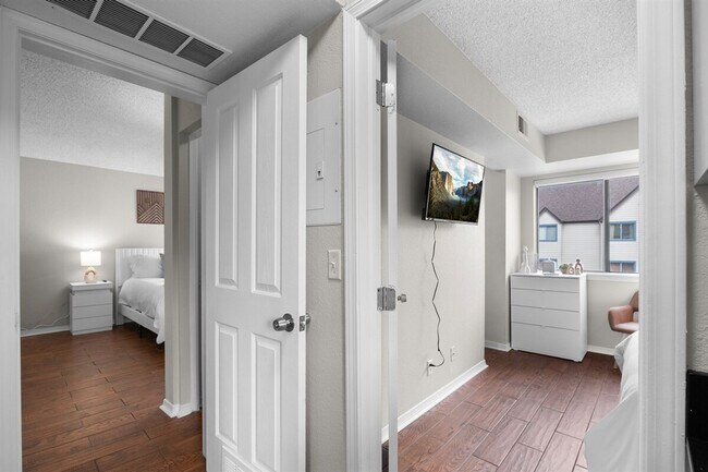 Building Photo - 6380 S Boston St