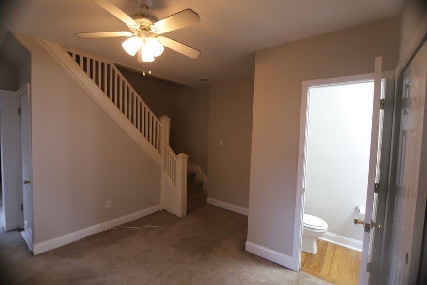 Foyer - 309 E 6th Ave