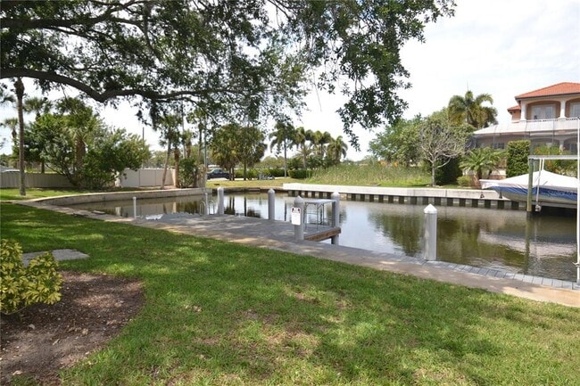 Building Photo - 329 Moorings Cove Dr