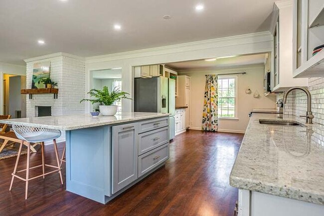 Building Photo - 3610 S Mt Juliet Rd