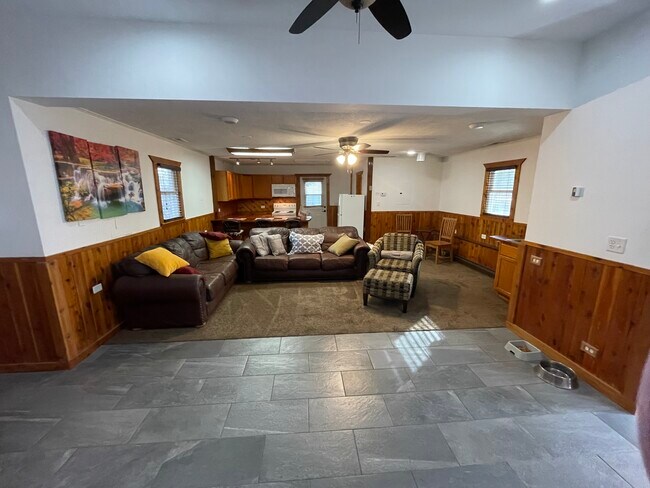 Building Photo - 25990 W Kathryn Dr