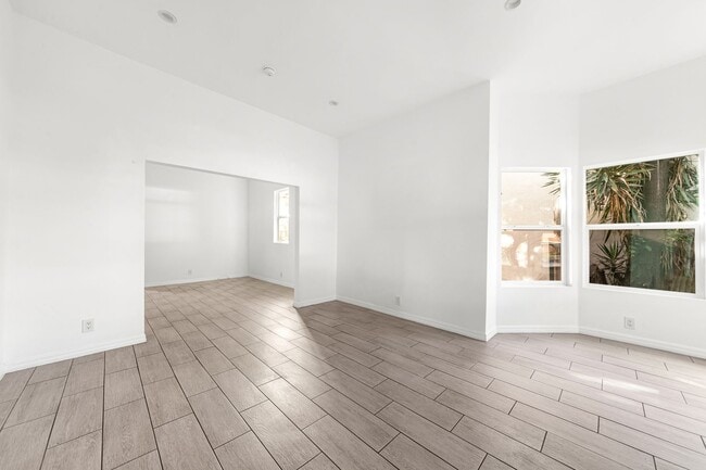 Building Photo - 1510 E Cesar E Chavez Ave