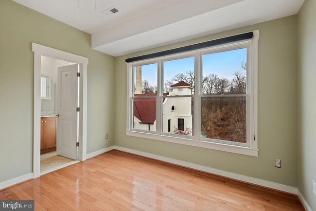 Building Photo - 2735 Cassedy St