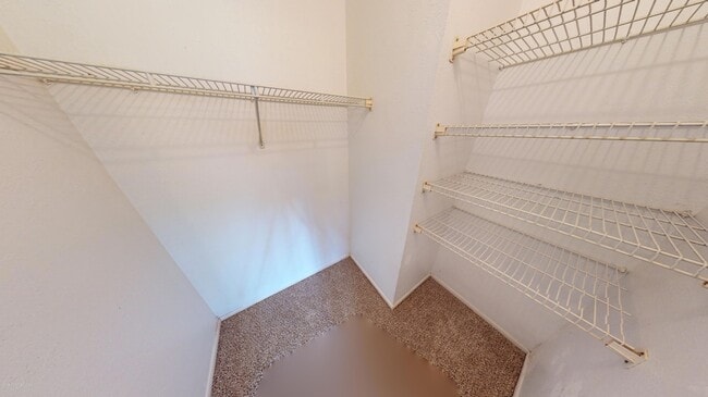 Building Photo - 1527 Waldorf Cir NE