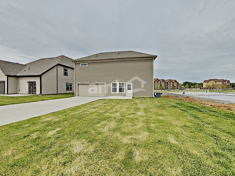 Building Photo - 5133 Jack Byrnes Dr
