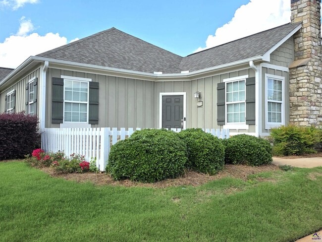 Primary Photo - 412 Nandina Ct