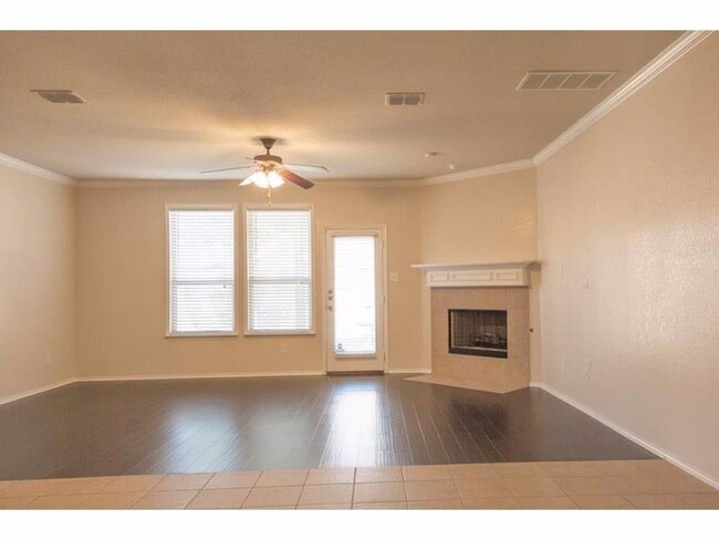 Building Photo - 4 bed 2.5 bath in Brookstone Community!!