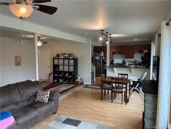 Building Photo - 56 S Rd