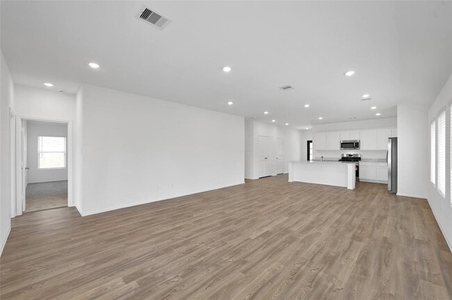 Building Photo - 3609 Oakvale Dr